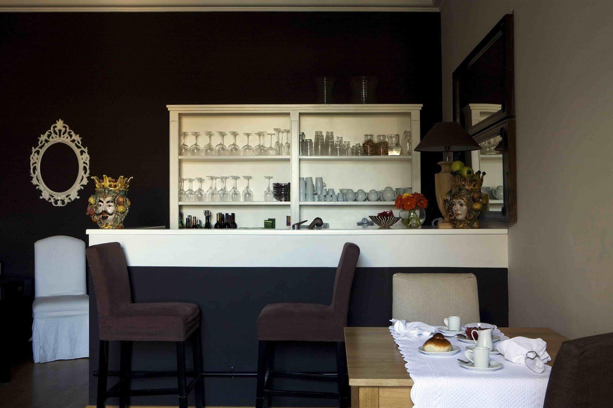 Bb 22 Charming Rooms & Apartments Палермо Екстериор снимка